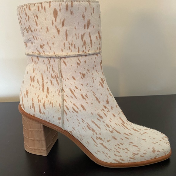 Dolce Vita calf hair booties - Picture 3 of 5